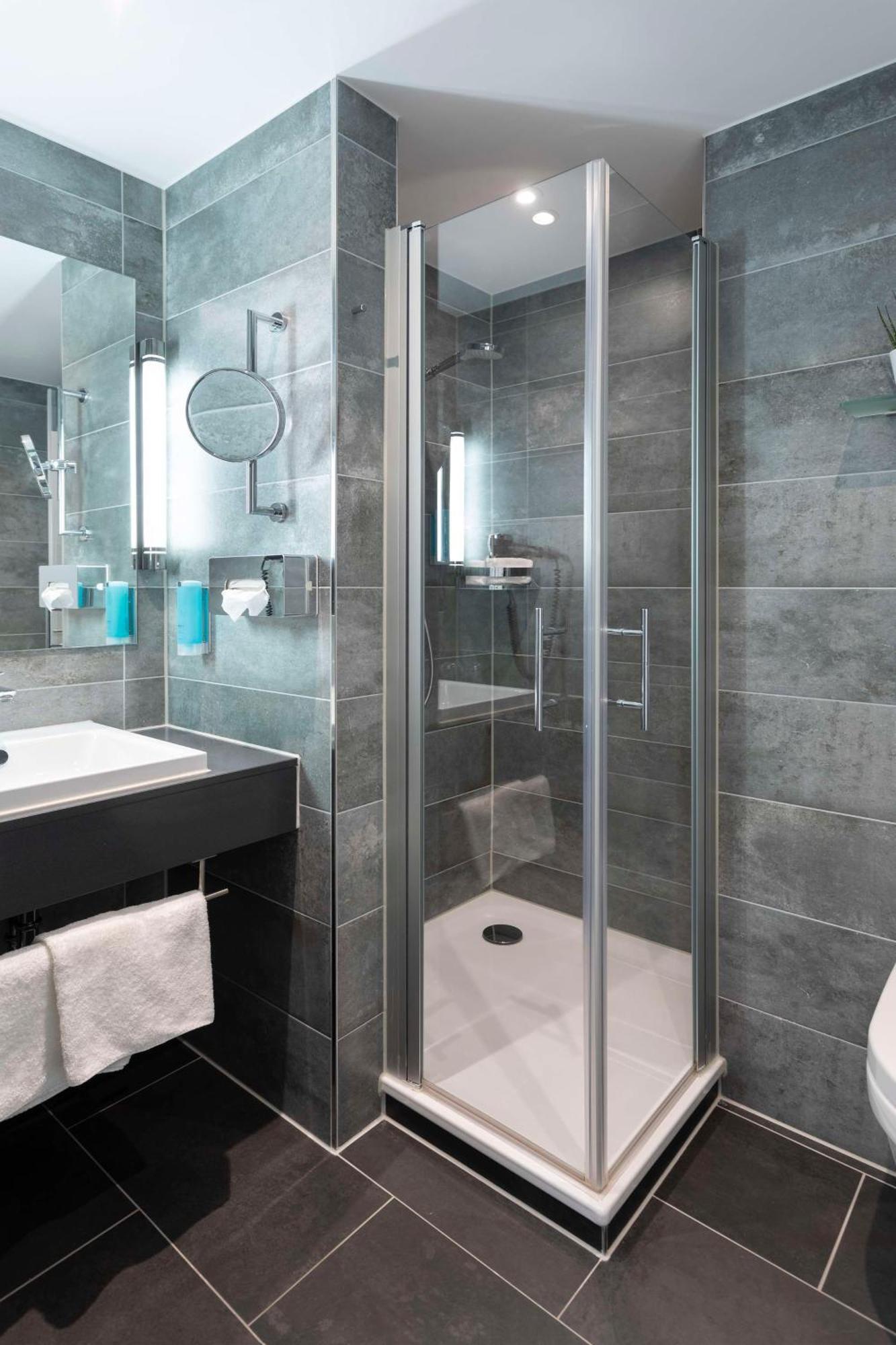 Best Western Hotel Am Europaplatz Кёнигсбрунн Экстерьер фото