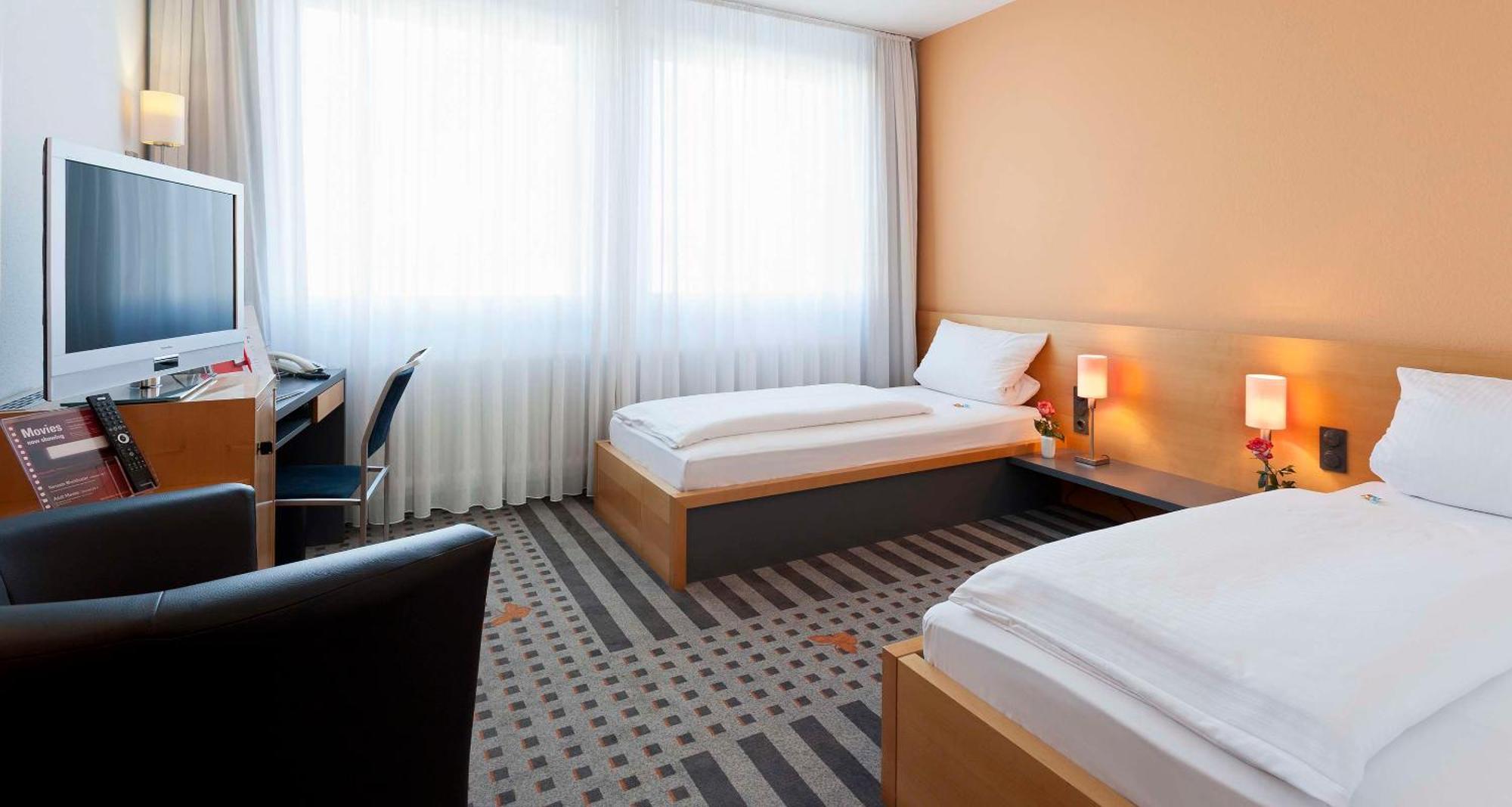 Best Western Hotel Am Europaplatz Кёнигсбрунн Экстерьер фото