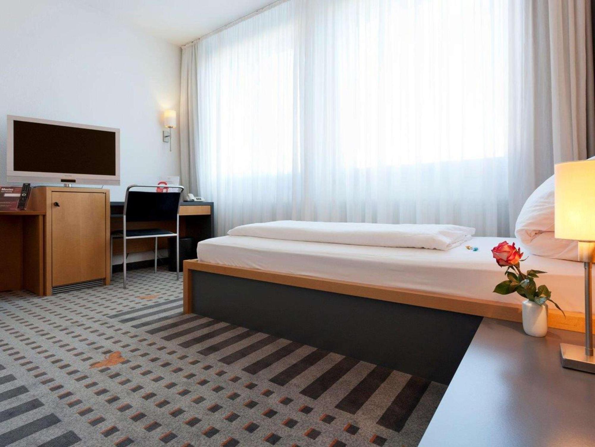 Best Western Hotel Am Europaplatz Кёнигсбрунн Экстерьер фото