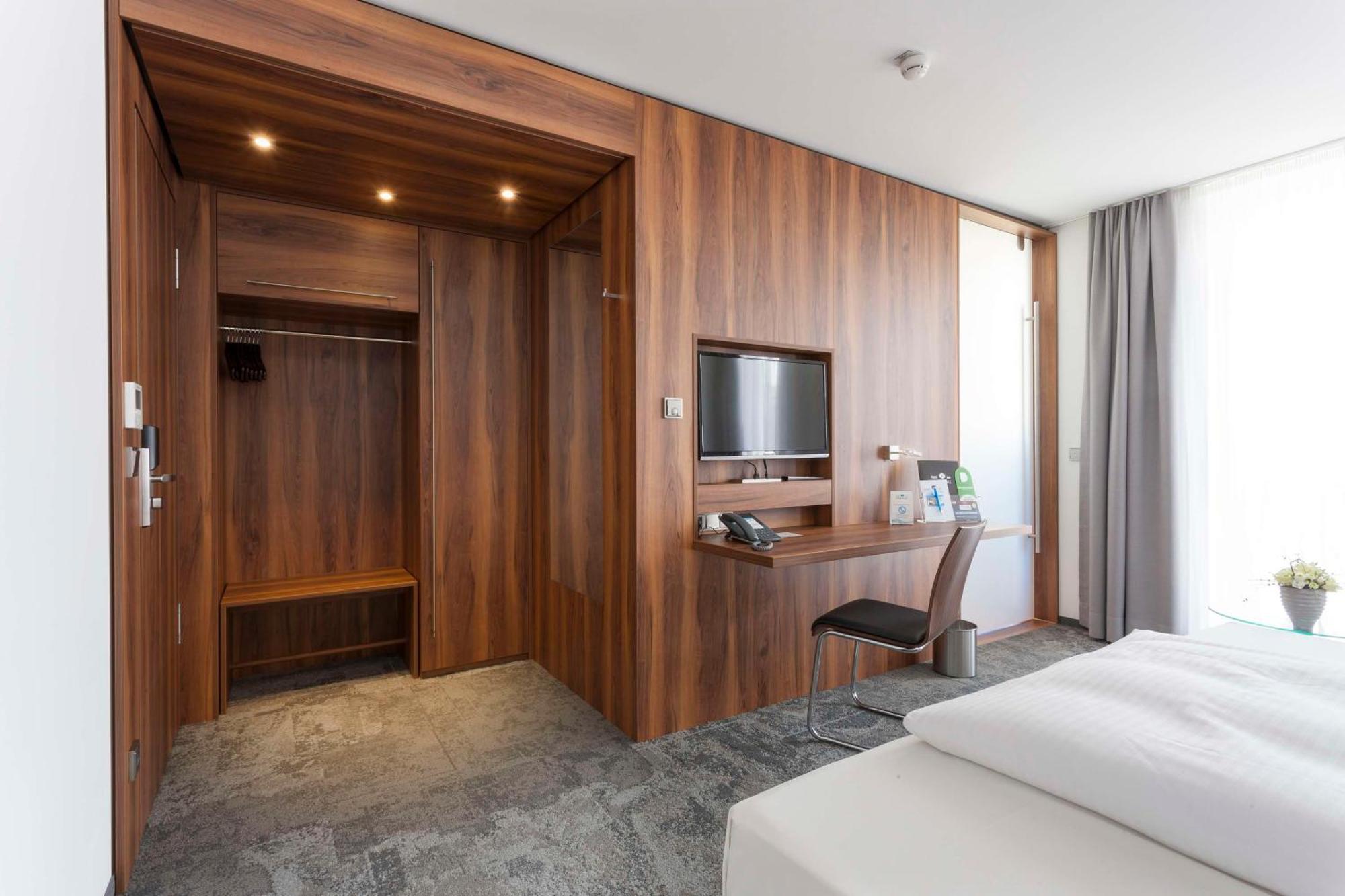 Best Western Hotel Am Europaplatz Кёнигсбрунн Экстерьер фото