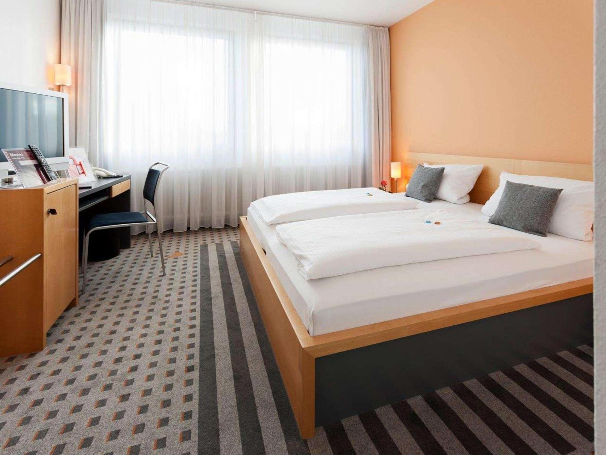 Best Western Hotel Am Europaplatz Кёнигсбрунн Экстерьер фото
